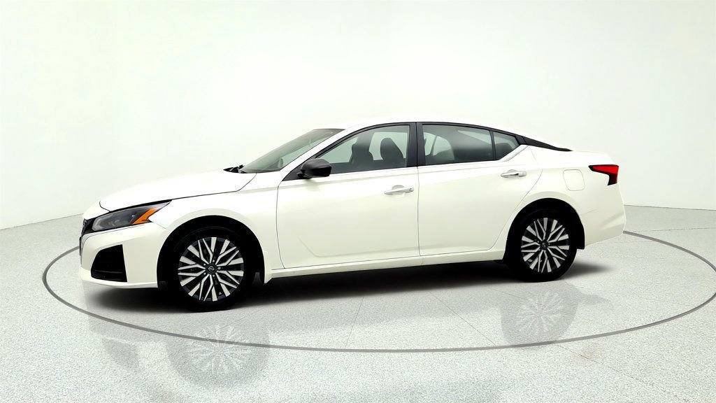 Used 2024 Nissan Altima 2.5 SV AWD/4WD image 8