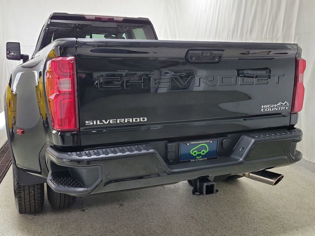 Certified 2024 Chevrolet Silverado 3500 High Country w/ High Country Premium Package AWD/4WD image 4