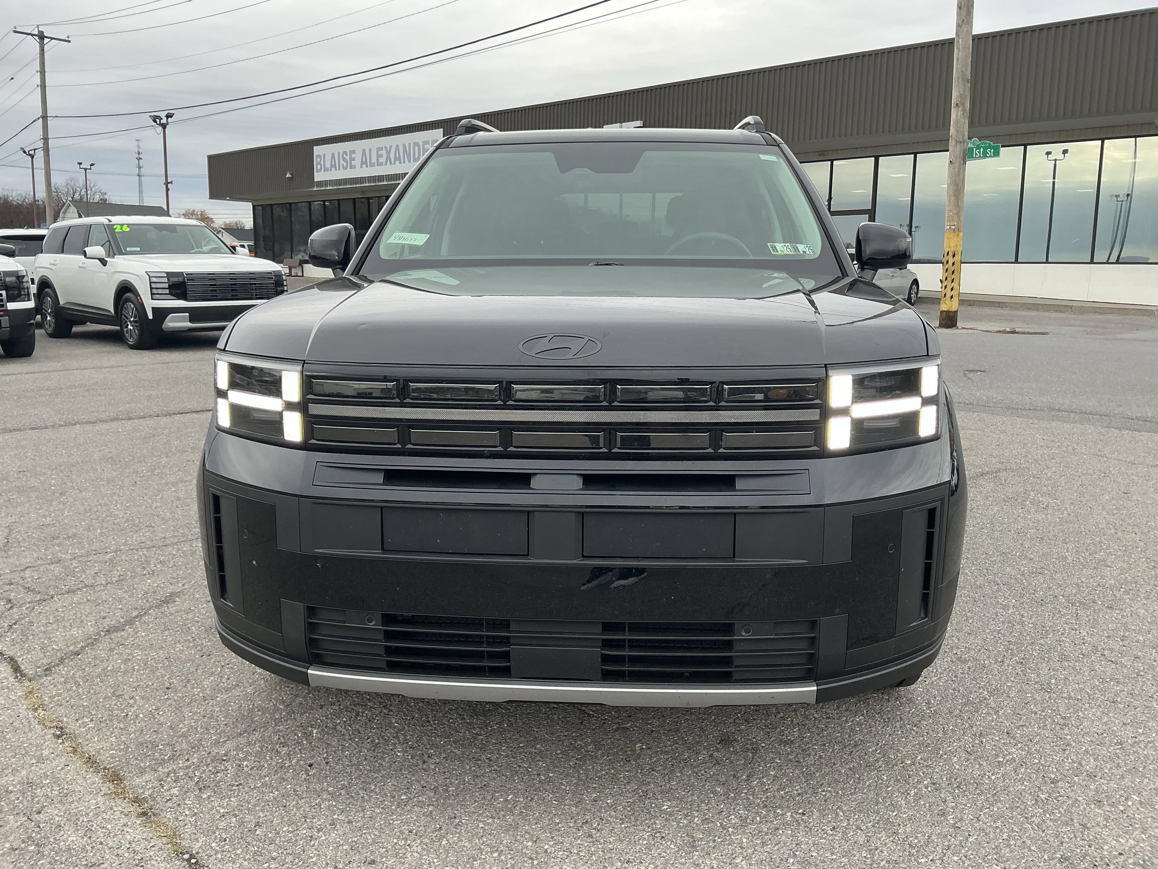 Used 2025 Hyundai Santa Fe XRT image 8