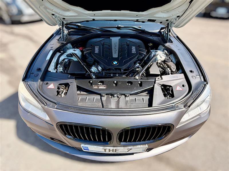 Used 2015 BMW 750Li xDrive AWD/4WD image 28