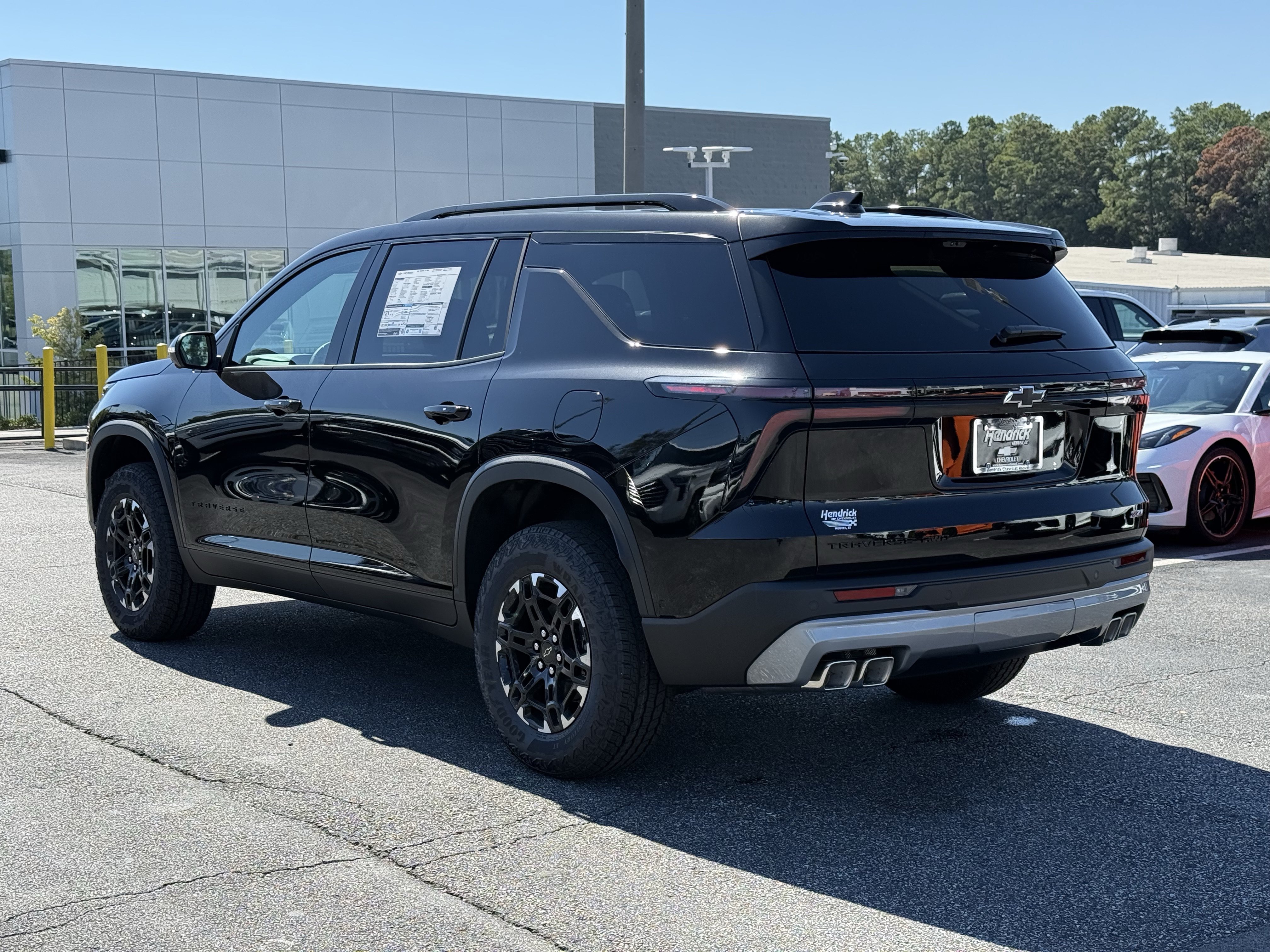New 2027 Chevrolet Traverse Z71 w/ Enhanced Driving Package AWD/4WD image 8