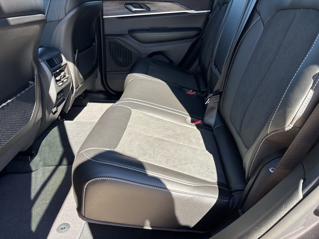 New 2026 Jeep Grand Cherokee Altitude AWD/4WD image 19