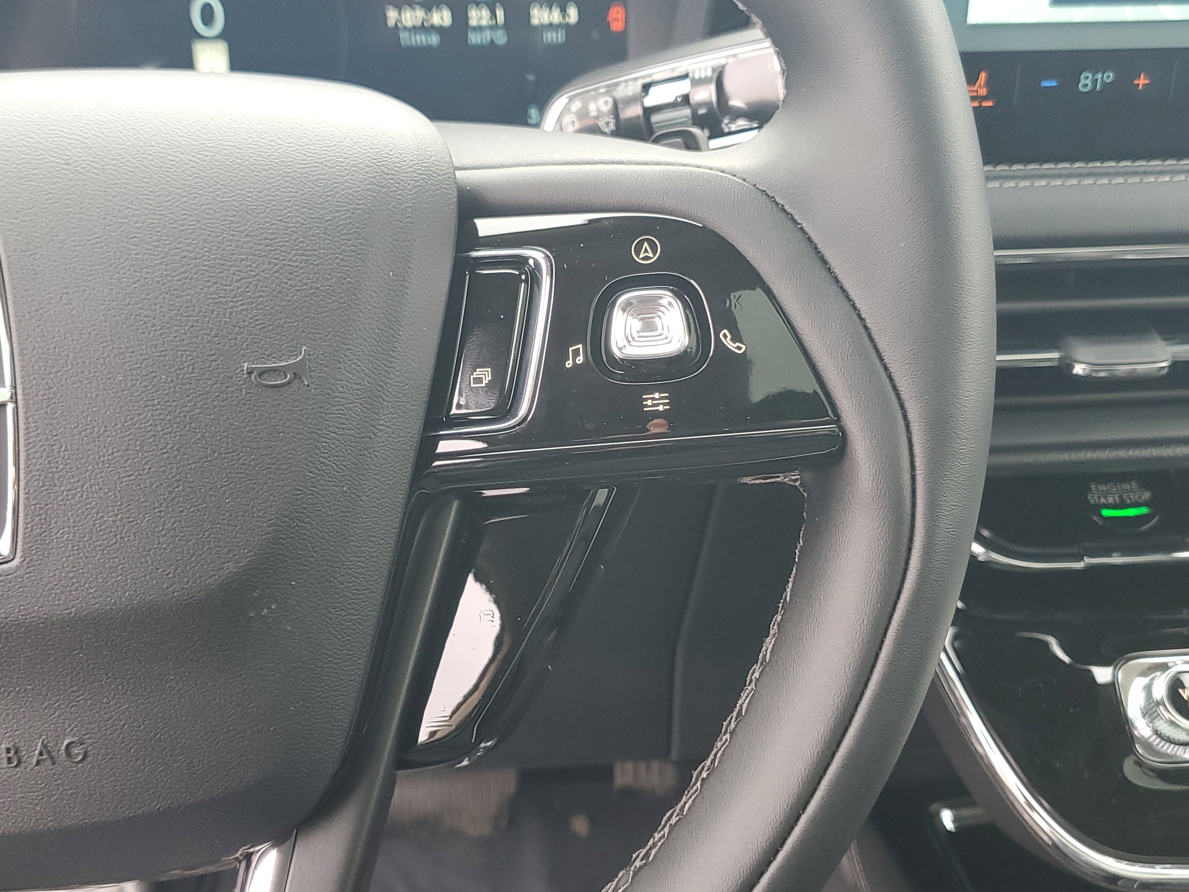 New 2026 Lincoln Corsair Premiere image 18