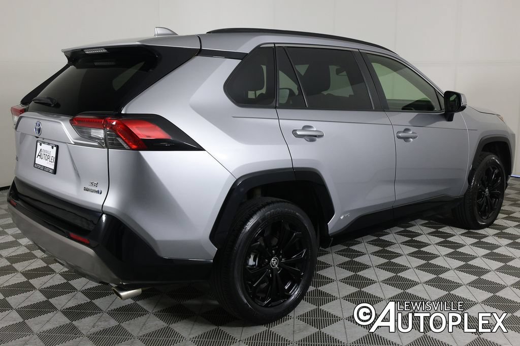 Used 2022 Toyota RAV4 SE AWD/4WD image 5