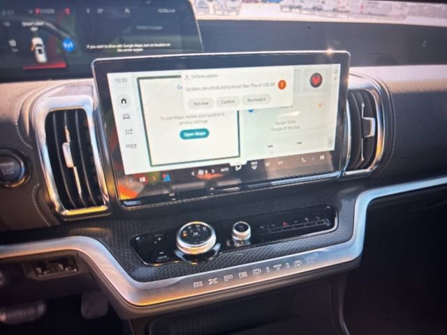 Used 2025 Ford Expedition Max Platinum w/ Stealth Performance Package image 11