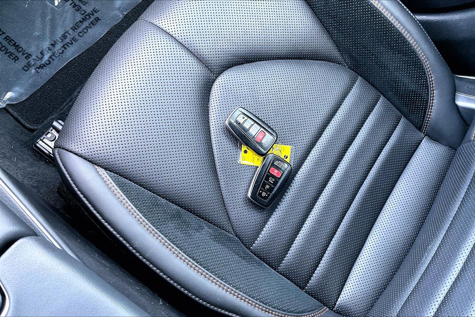 Used 2019 Toyota Avalon XSE FWD image 14