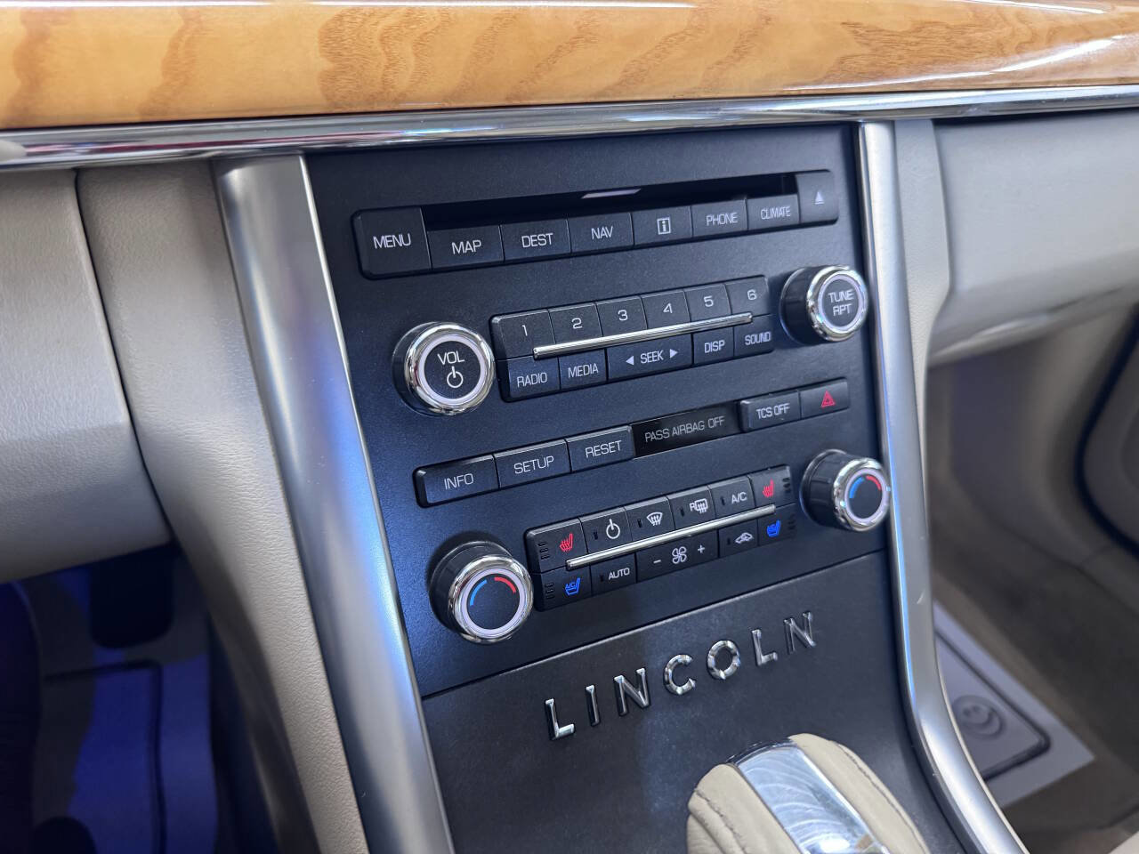 Used 2011 Lincoln MKS w/ 101A Rapid Spec Order Code image 25