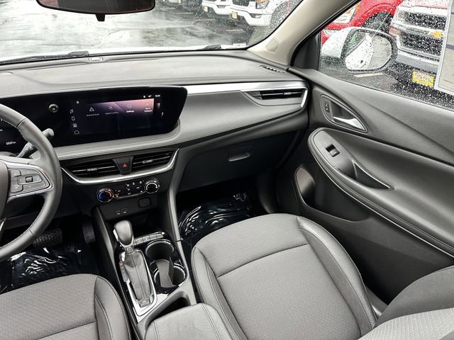 Used 2024 Buick Encore GX Preferred w/ Comfort Package FWD image 17
