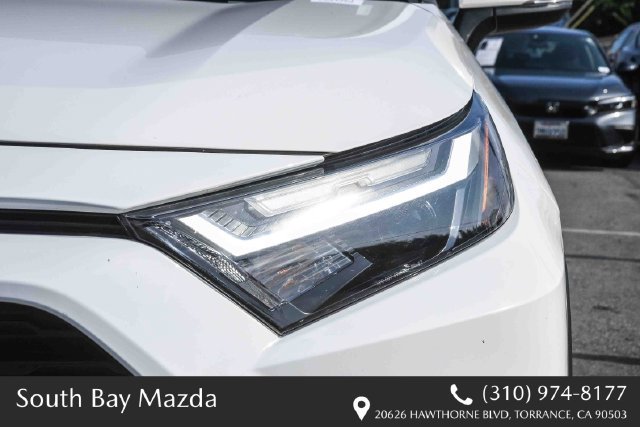 Used 2023 Toyota RAV4 XLE FWD image 4
