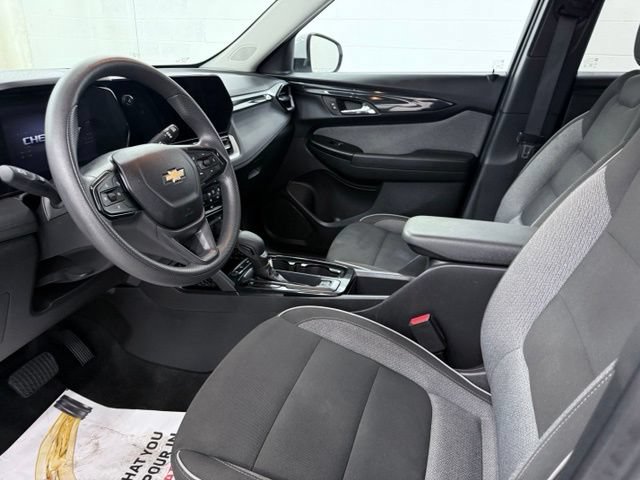Used 2024 Chevrolet TrailBlazer LT FWD image 17