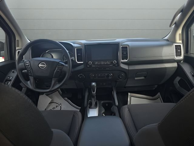 Used 2024 Nissan Frontier SV image 10