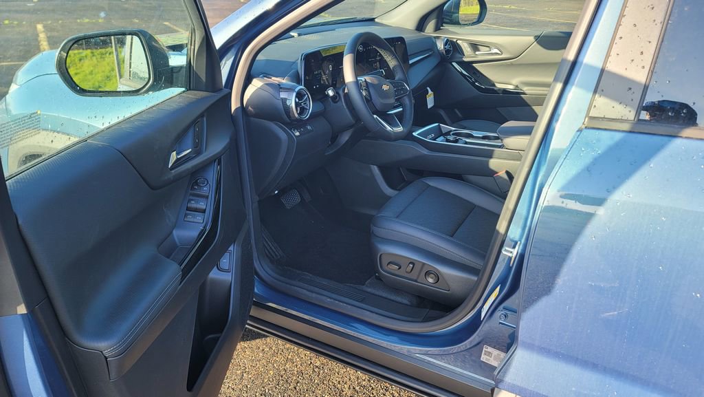 New 2026 Chevrolet Equinox LT image 18