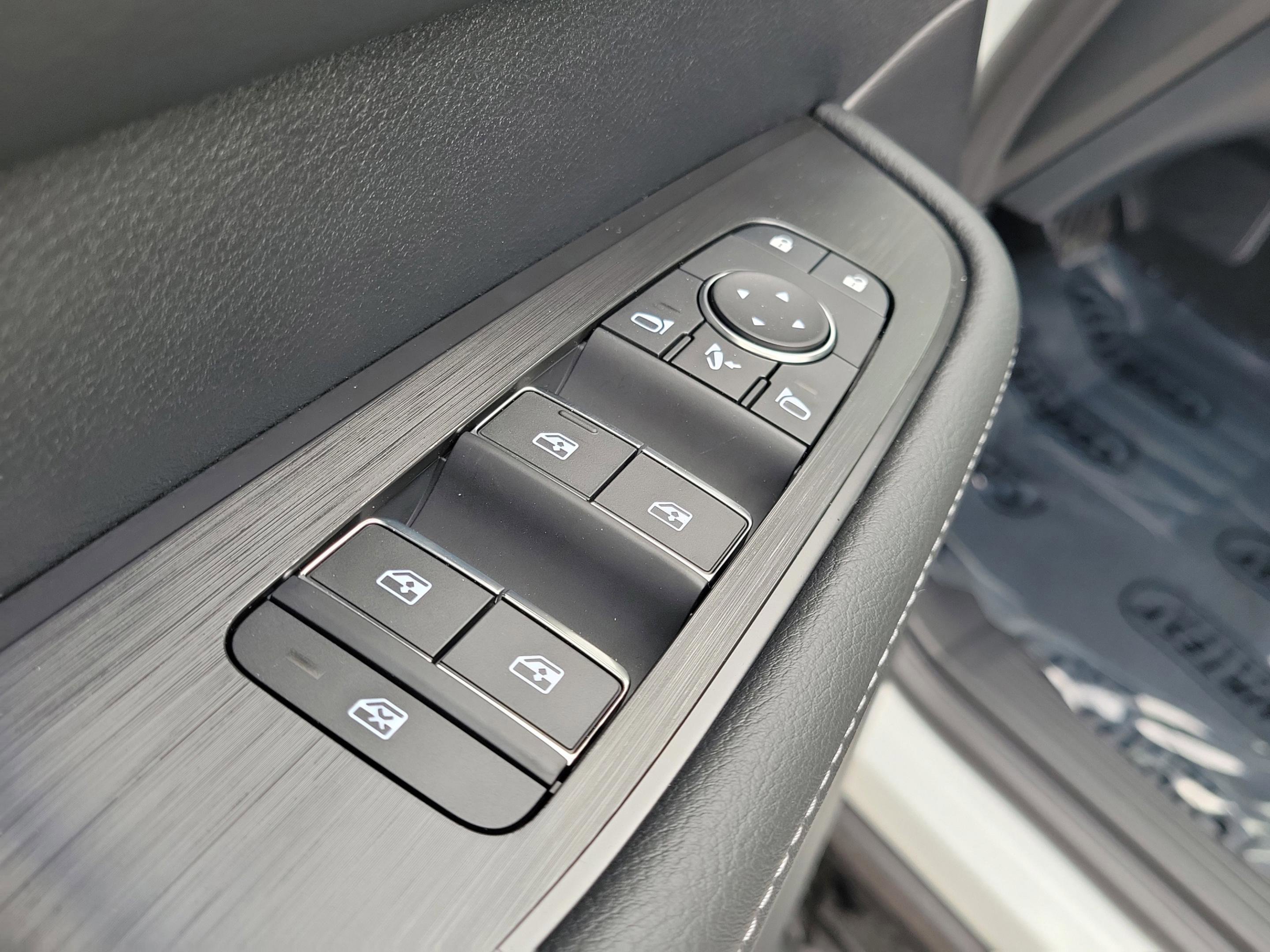 New 2026 Nissan Armada SL w/ Captain's Chari Seat Package RWD image 18