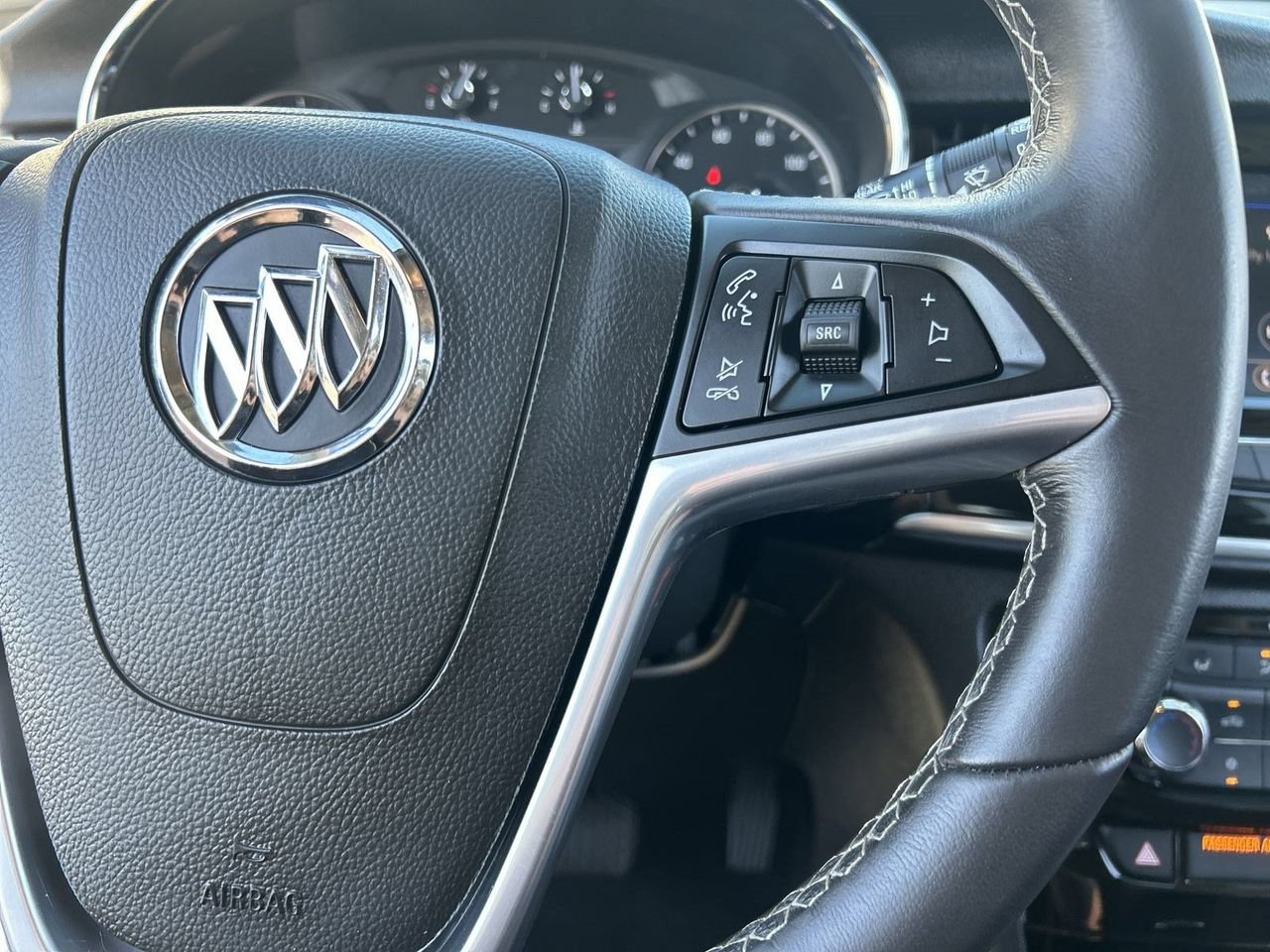 Used 2022 Buick Encore Preferred w/ Safety Package FWD image 22
