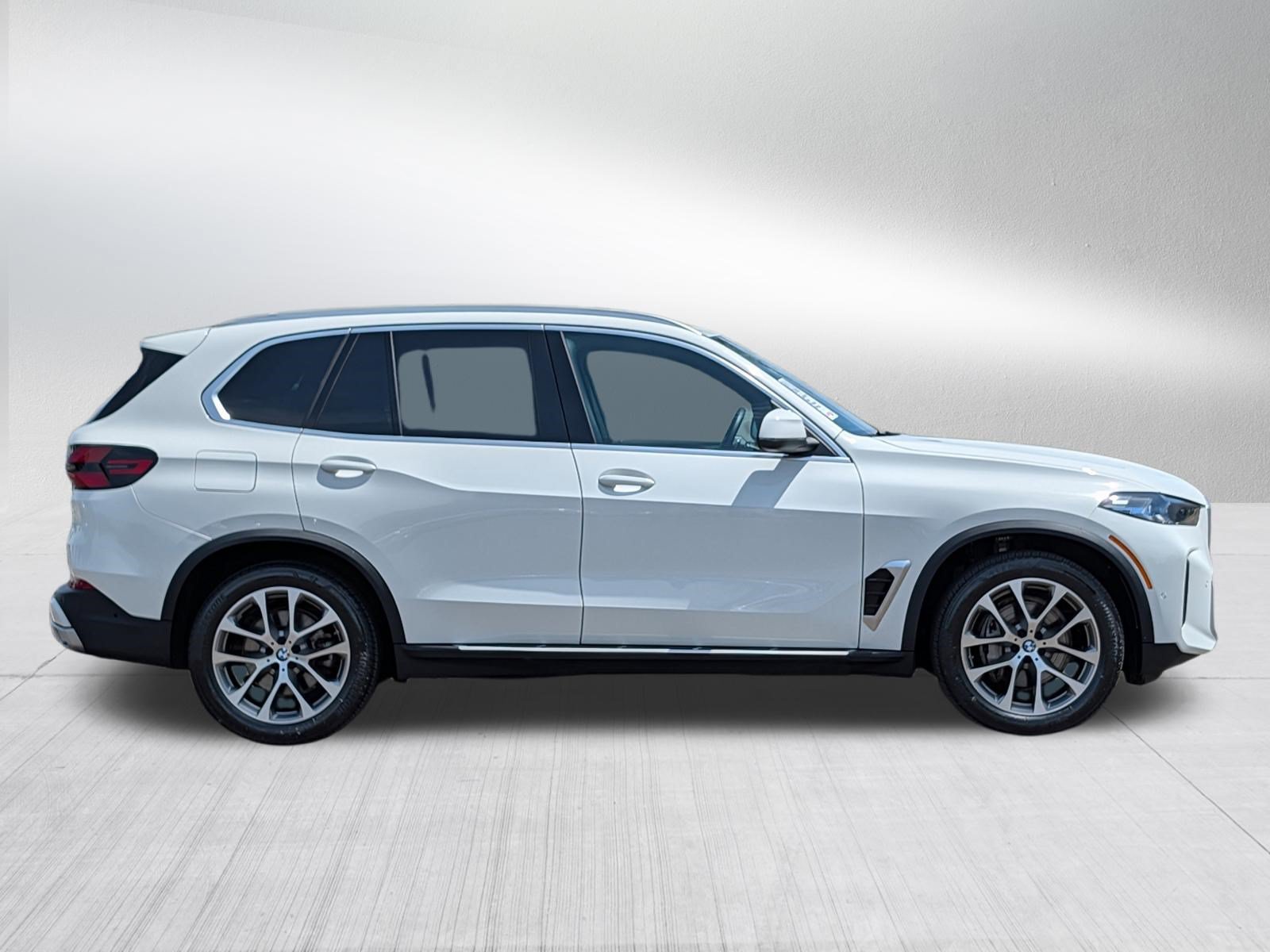 Used 2026 BMW X5 xDrive40i AWD/4WD image 8