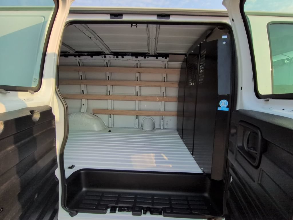 Used 2025 Chevrolet Express 2500 w/ Driver Convenience Package RWD image 14