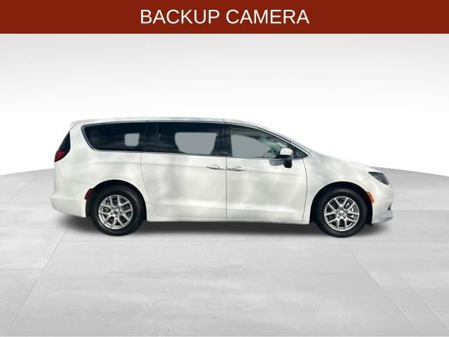 Used 2023 Chrysler Voyager LX FWD image 8