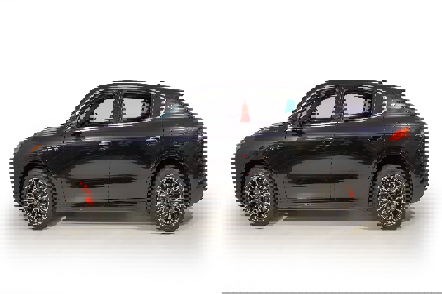 New 2025 Maserati Grecale GT image 3