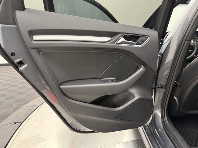 Used 2017 Audi A3 e-tron Premium image 23