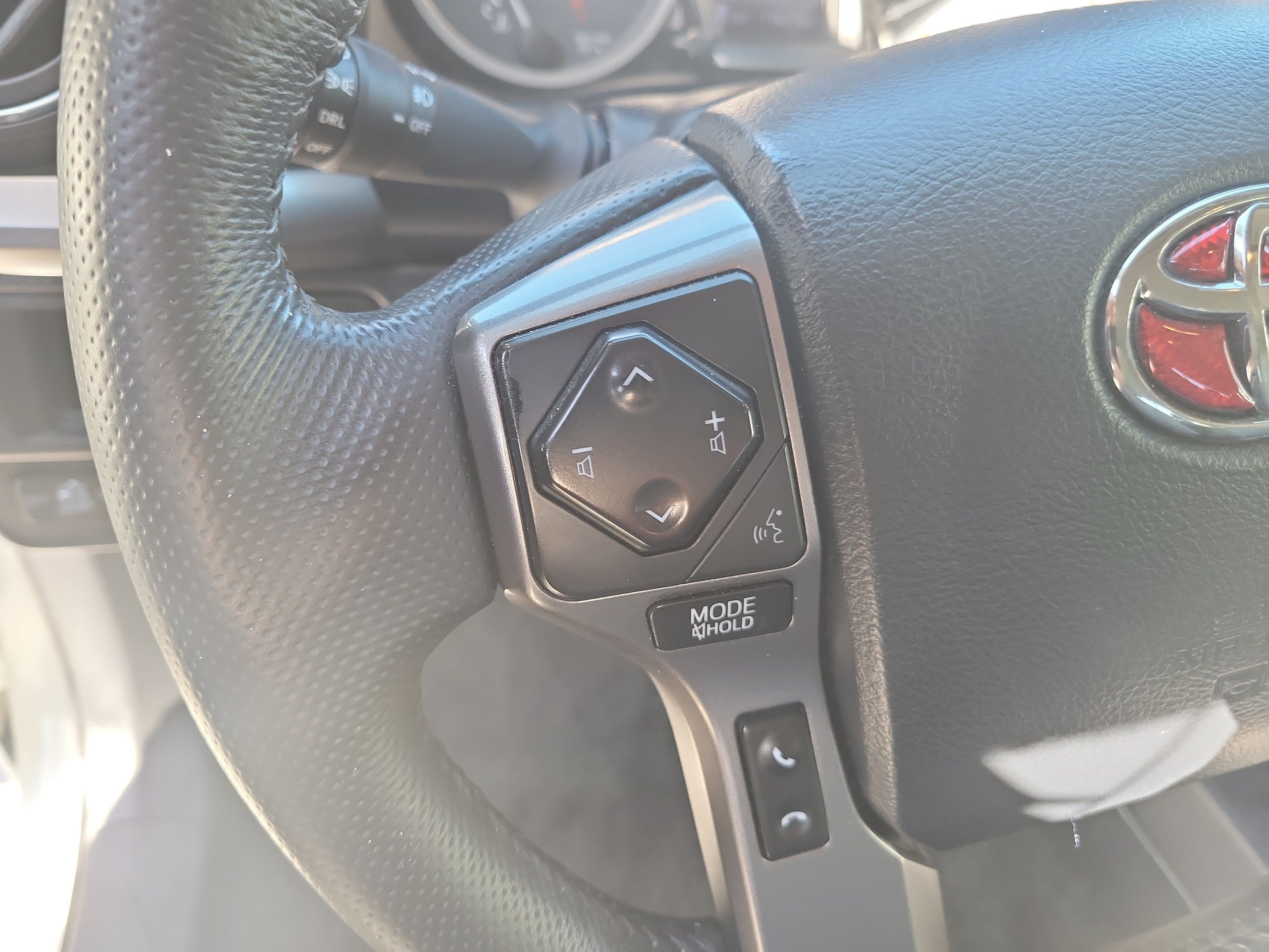 Used 2018 Toyota Tacoma SR5 RWD image 27