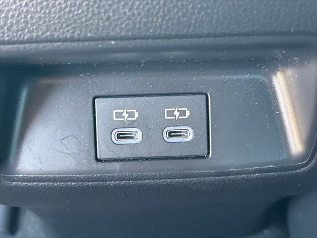 Certified 2025 Toyota Corolla SE FWD image 21