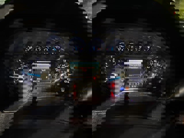 Used 2012 Ford F250 Lariat w/ Lariat Interior Pkg image 12