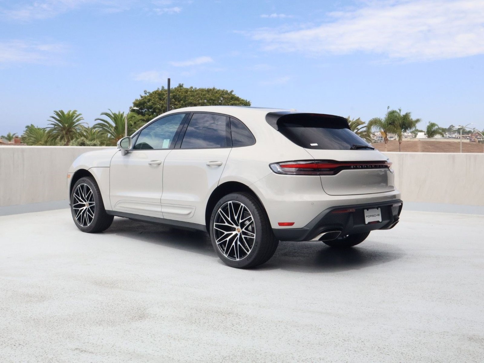 New 2026 Porsche Macan AWD/4WD image 3