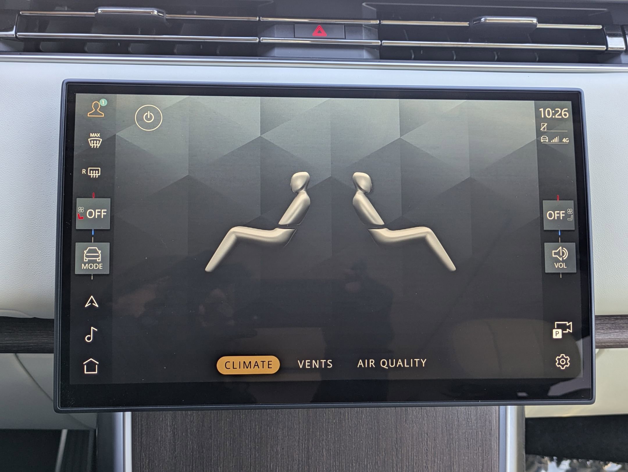 Certified 2025 Land Rover Range Rover SE image 14