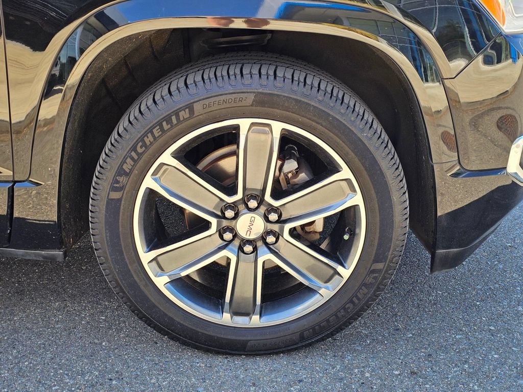 Used 2017 GMC Acadia Denali w/ Technology Package AWD/4WD image 9