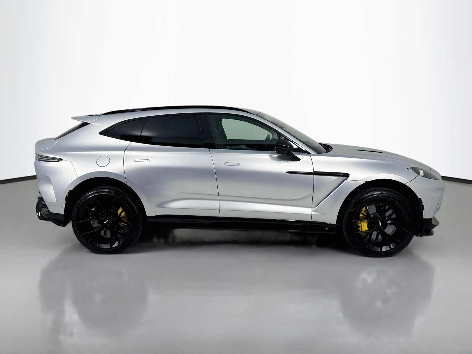 Used 2026 Aston Martin DBX 707 AWD/4WD image 9
