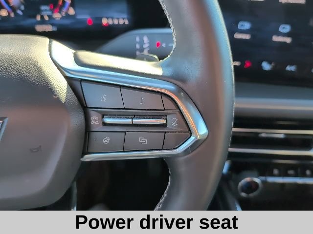 Used 2025 Chevrolet Traverse LT w/ Driver Confidence Package image 8