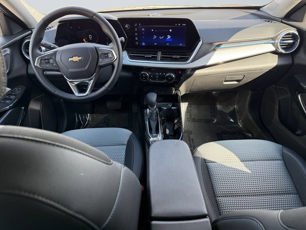 Used 2025 Chevrolet Trax LT w/ Driver Confidence Package FWD image 10