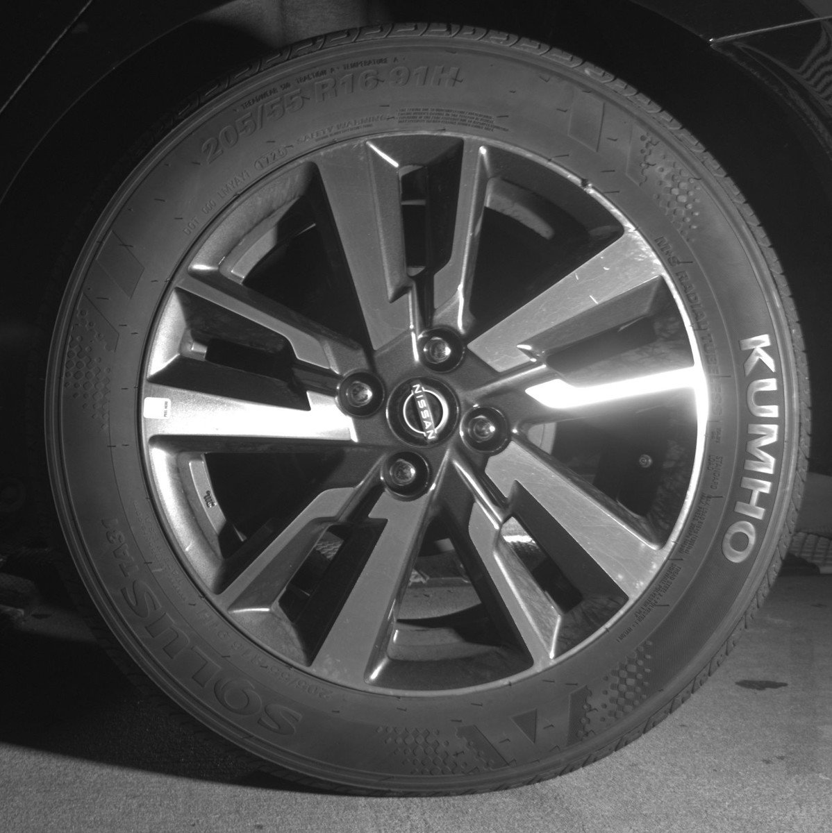 Used 2025 Nissan Versa SV image 14