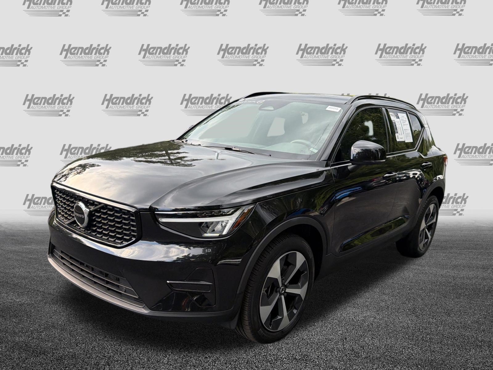 Certified 2024 Volvo XC40 B5 Core w/ Protection Package Premier AWD/4WD image 5