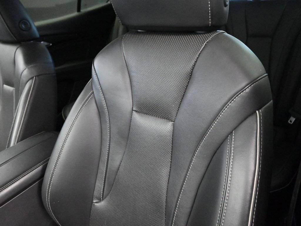 Used 2023 Buick Envision Essence image 18