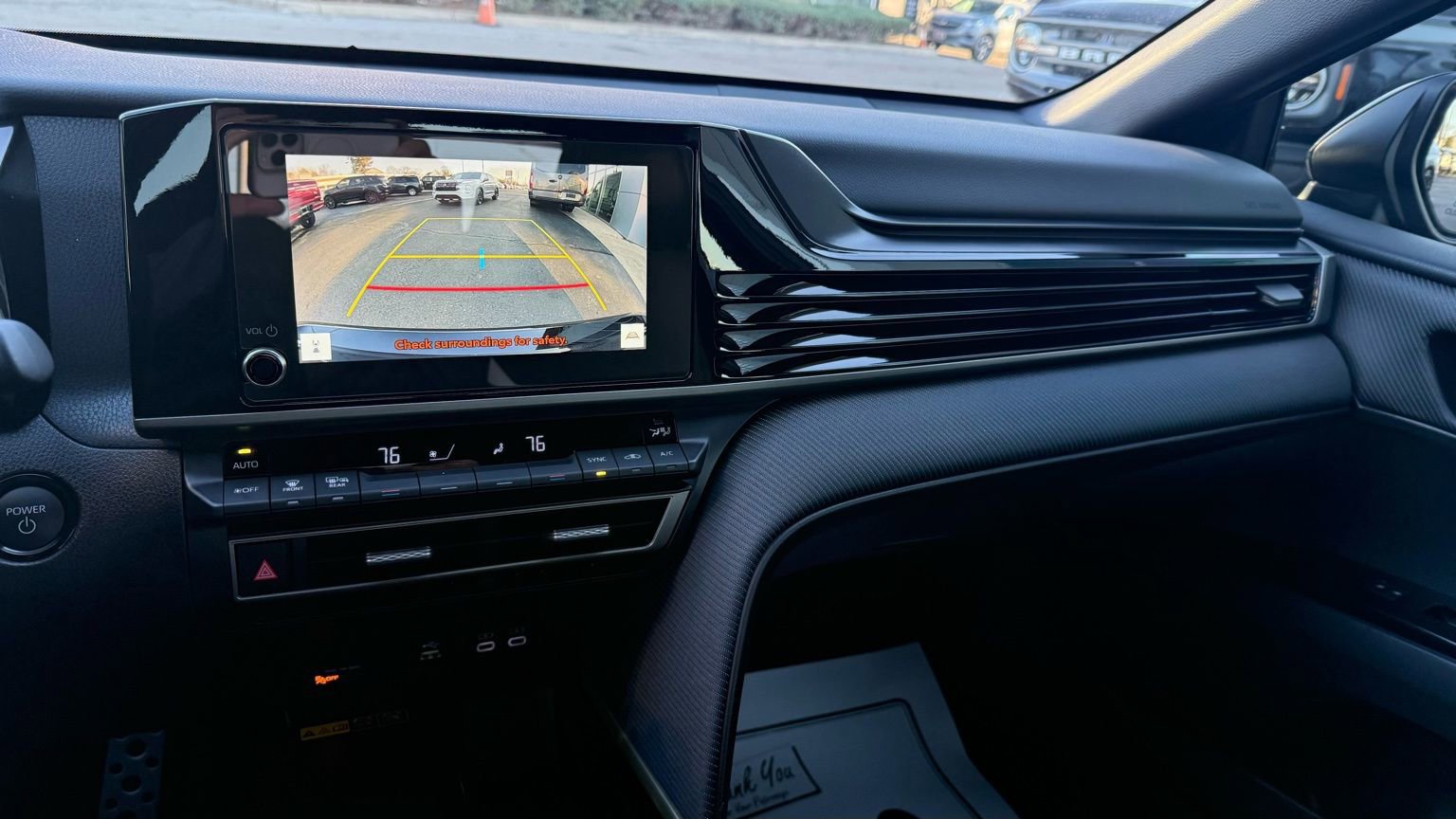 Used 2025 Toyota Camry SE image 39