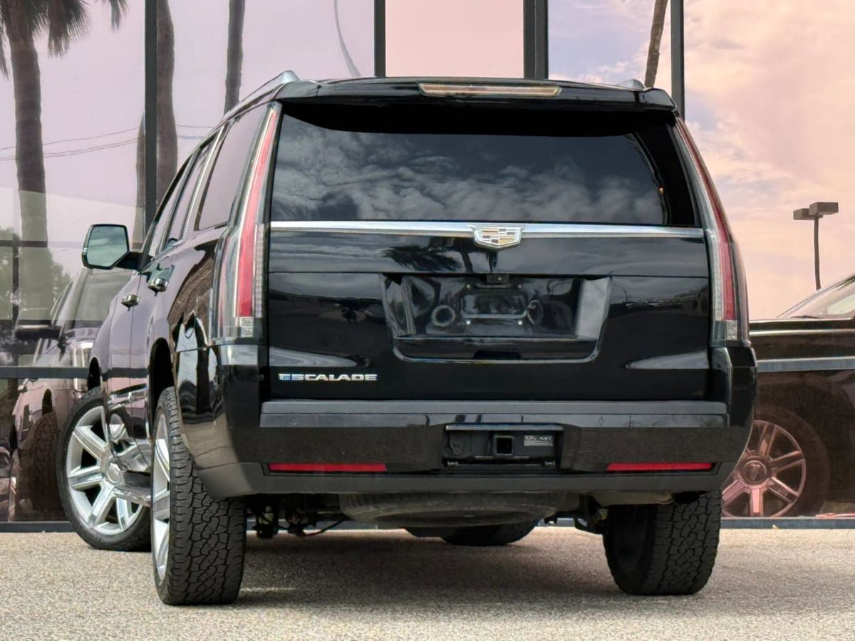 Used 2018 Cadillac Escalade Luxury AWD/4WD image 8