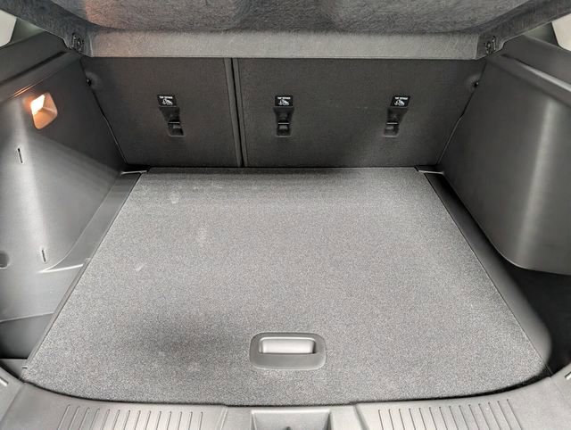 New 2026 Chevrolet Trax LT w/ Sunroof Package FWD image 14