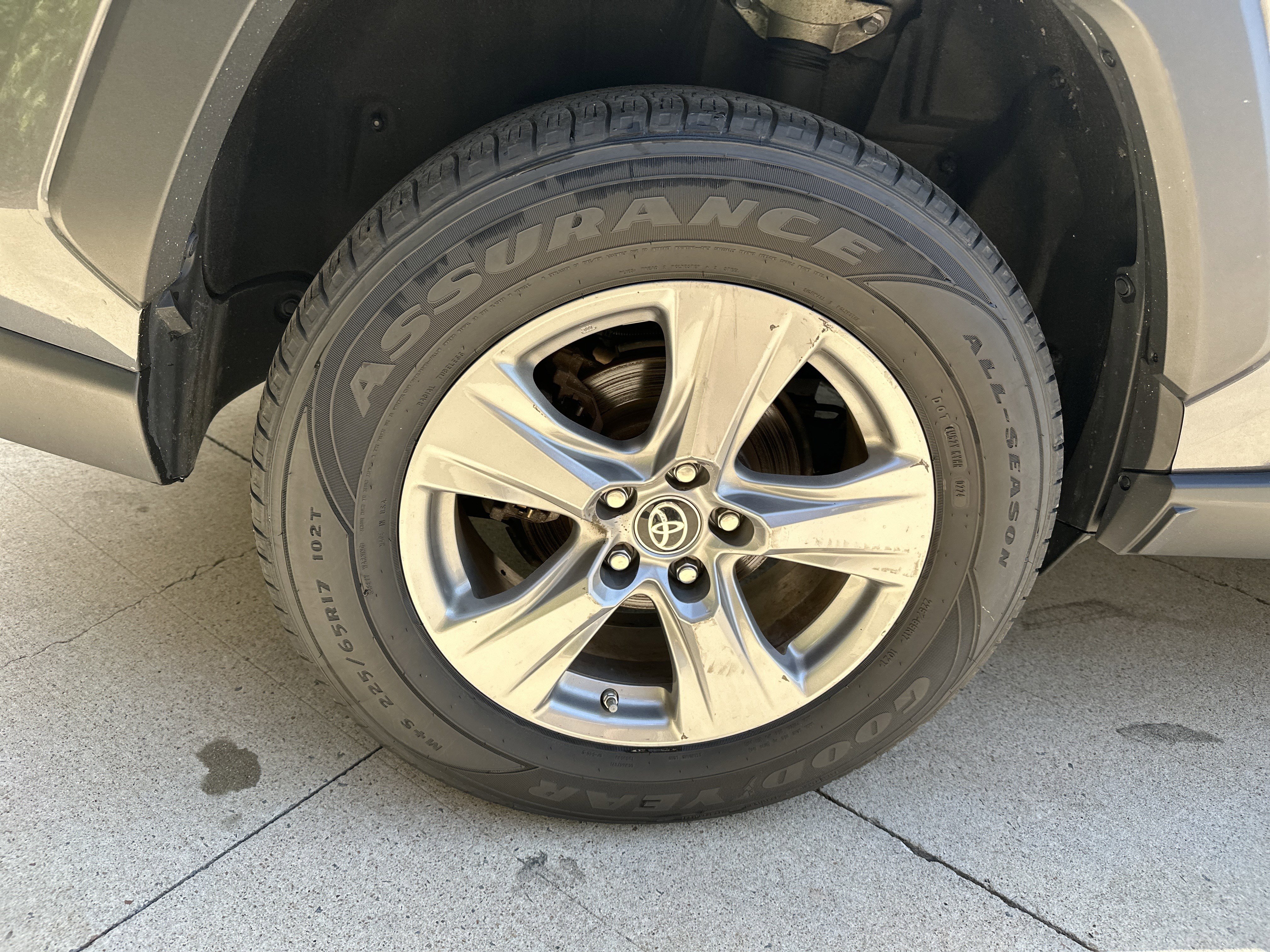 Used 2022 Toyota RAV4 LE AWD/4WD image 35