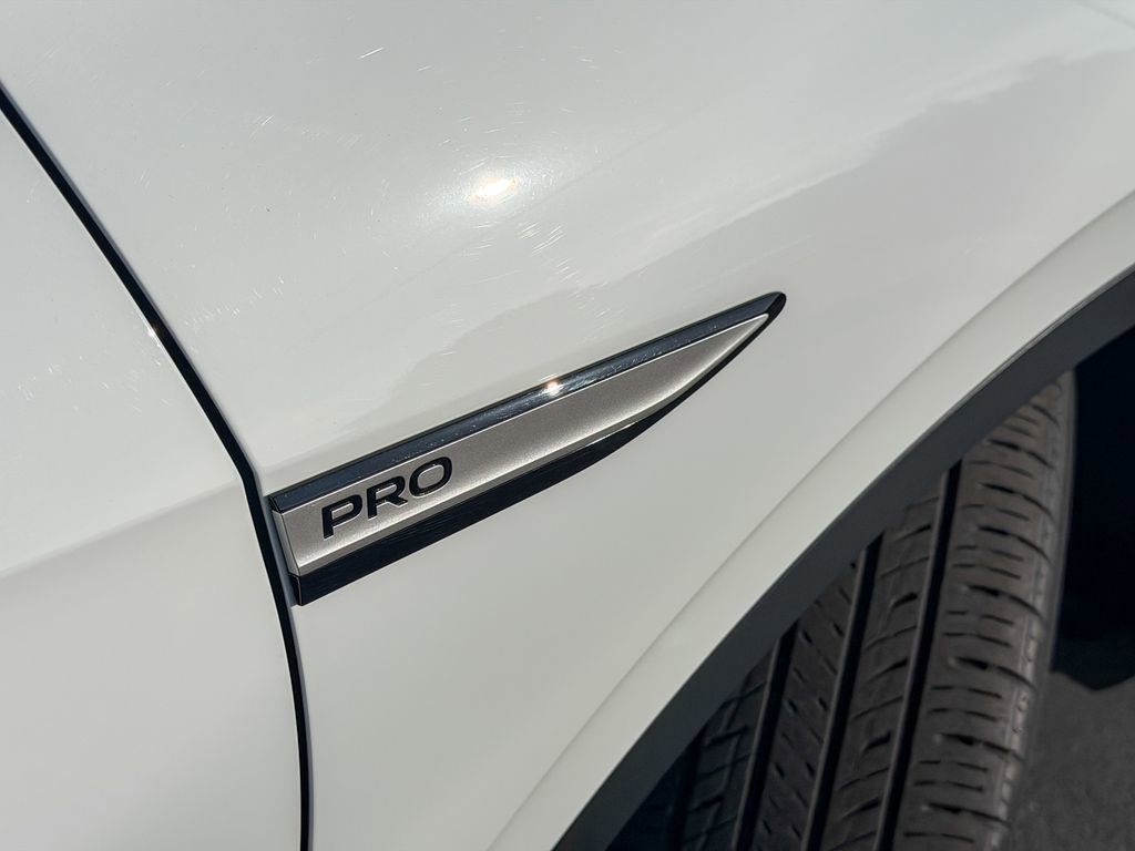 Used 2023 Volkswagen ID.4 Pro image 5