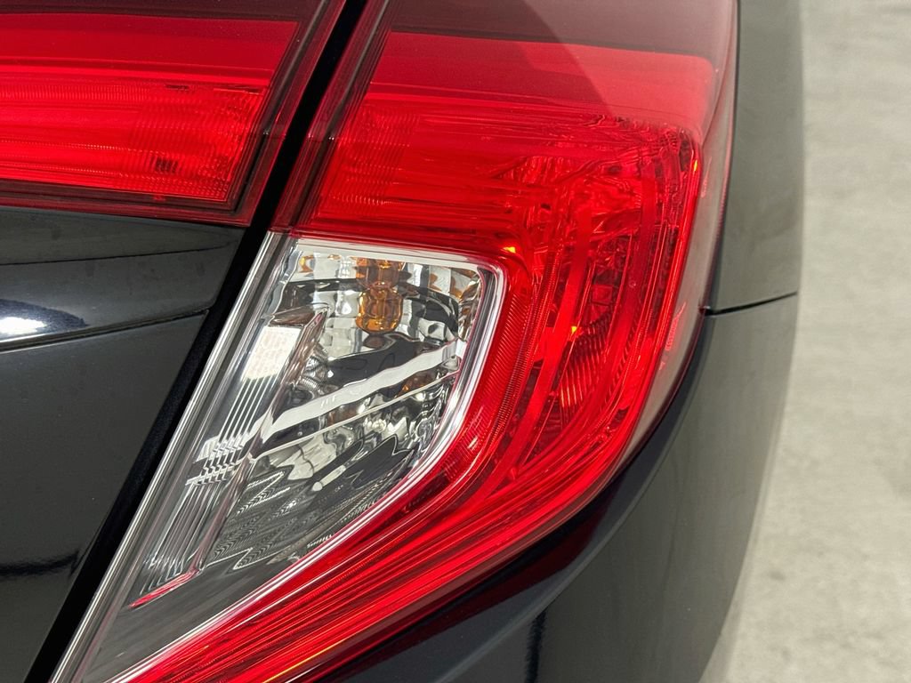 Used 2018 Honda Civic Touring image 32