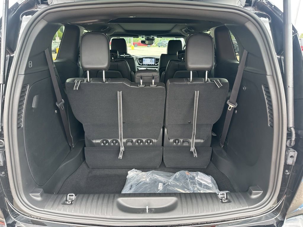New 2026 Chrysler Pacifica Select image 9
