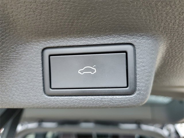 New 2025 Volkswagen ID. Buzz Pro S image 8