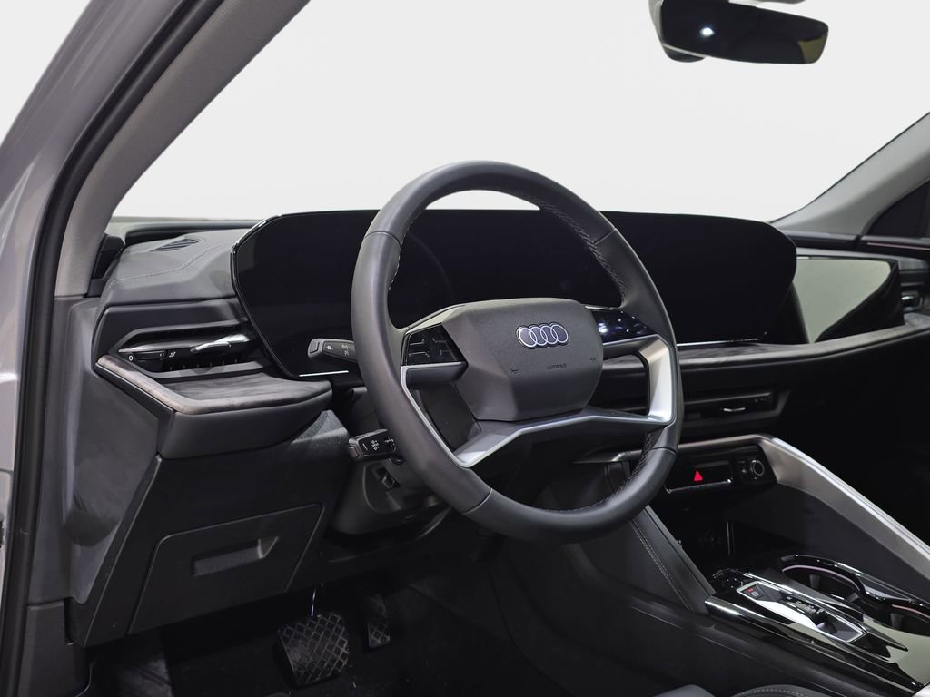 Used 2025 Audi Q5 Premium Plus w/ Premium Plus image 17