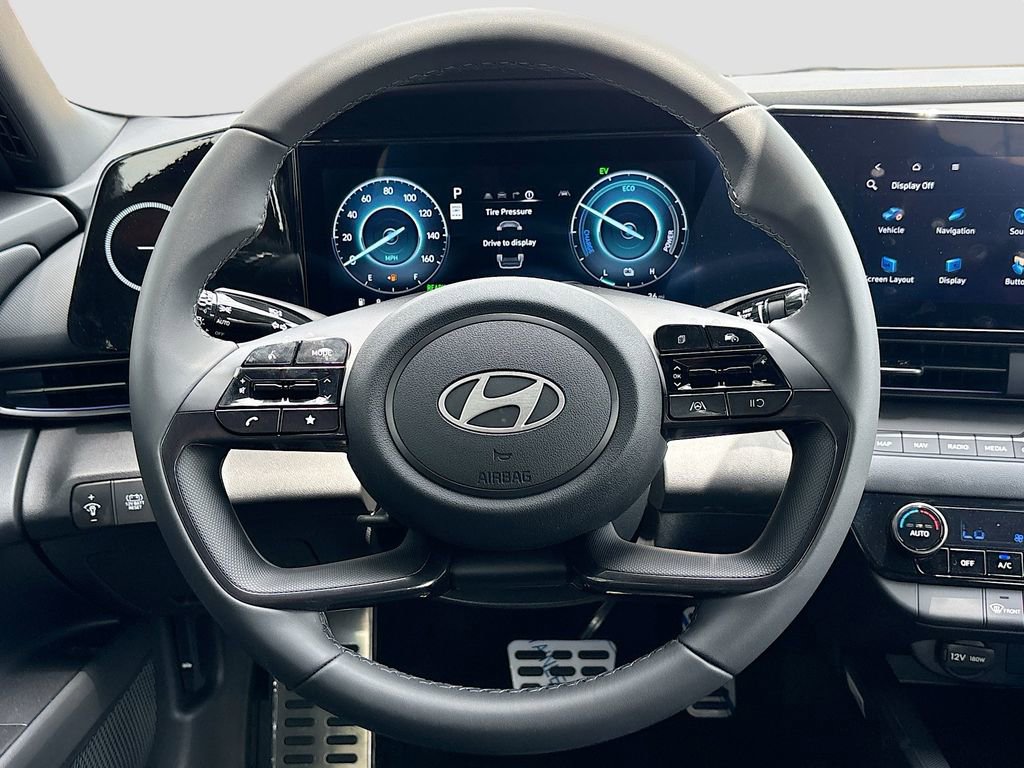 New 2025 Hyundai Elantra SEL image 11
