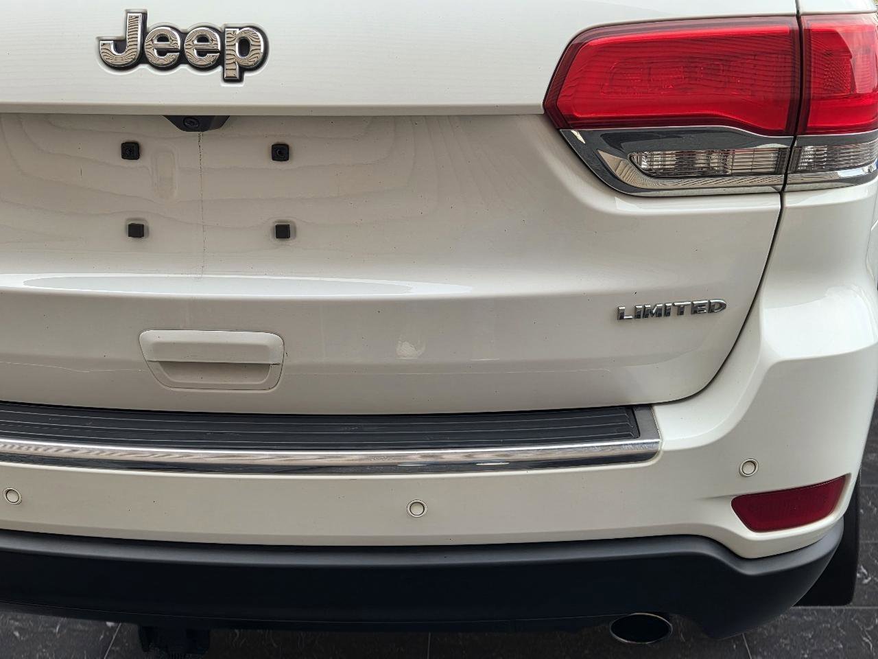 Used 2018 Jeep Grand Cherokee Limited AWD/4WD image 31