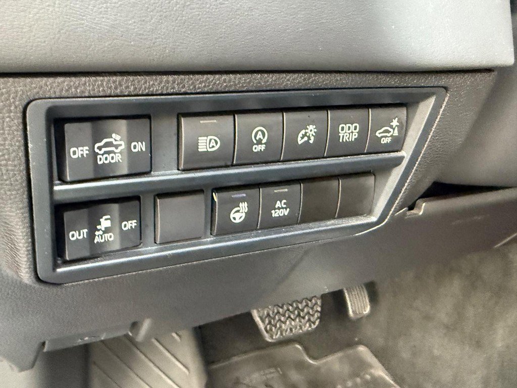 Used 2024 Toyota Tundra Platinum image 18