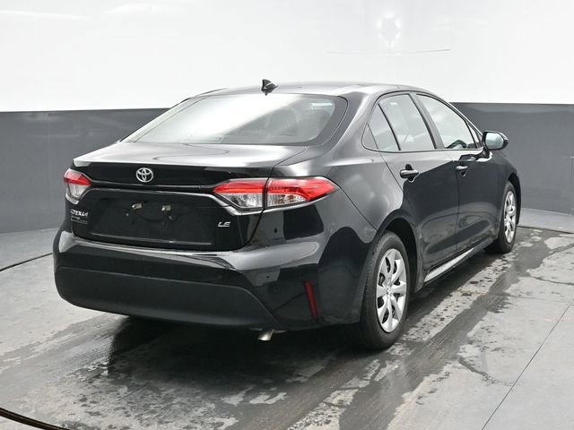 Used 2025 Toyota Corolla LE FWD image 6