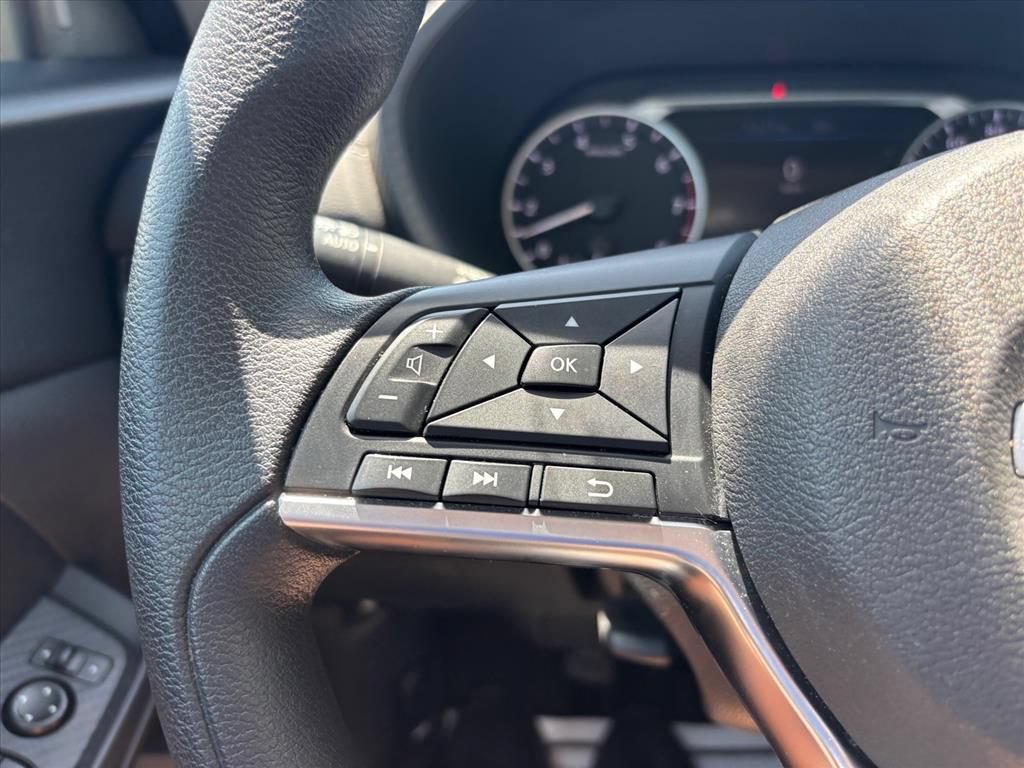 Used 2024 Nissan Sentra SV FWD image 16