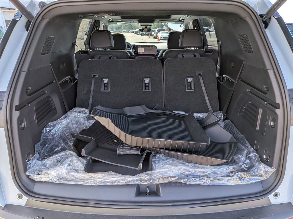 New 2026 Chevrolet Traverse Z71 w/ Driver Confidence Package image 32